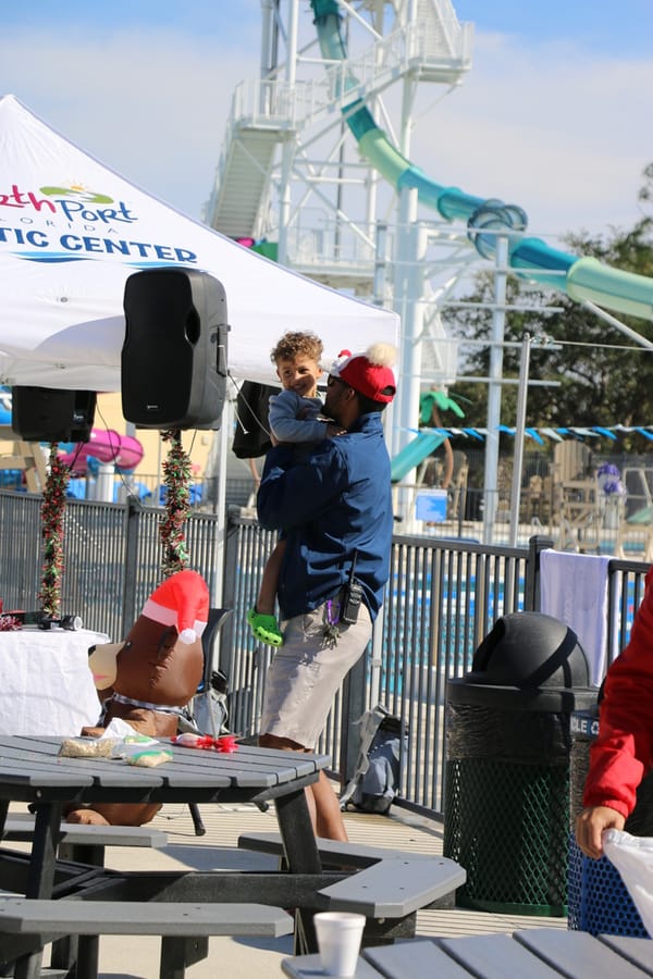 Swim-with-Santa_20241221 (502)
