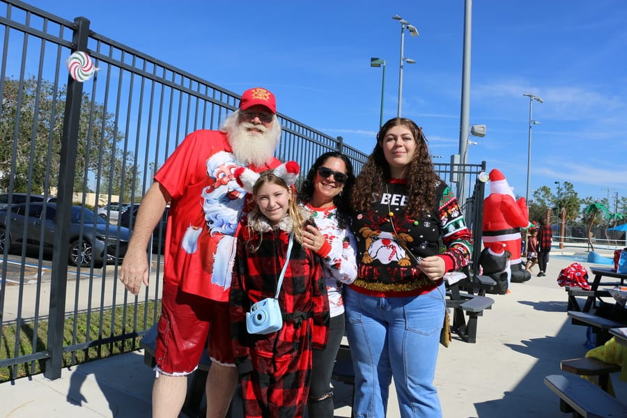 Swim-with-Santa_20241221 (458)