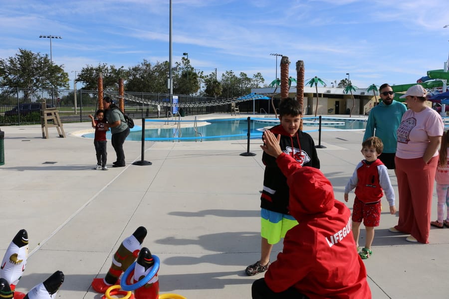 Swim-with-Santa_20241221 (234)