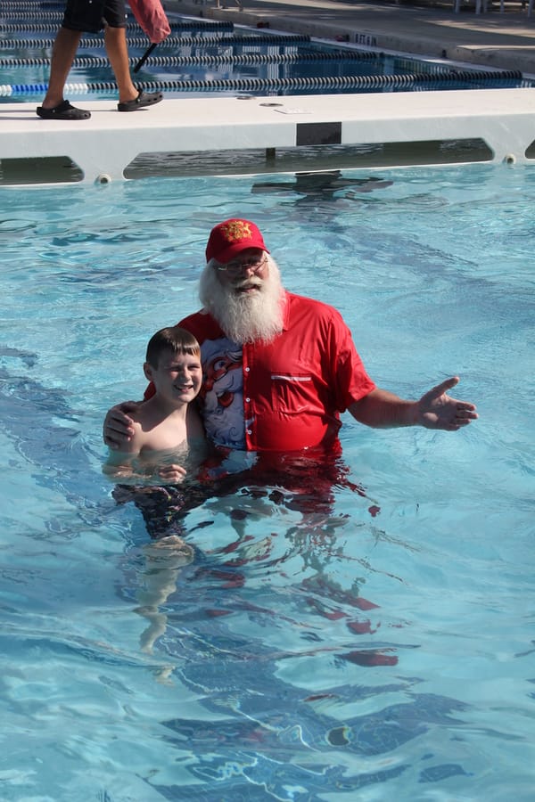 Swim-with-Santa_20241221 (208)