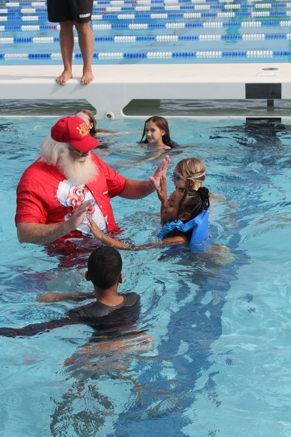 Swim-with-Santa_20241221 (178)