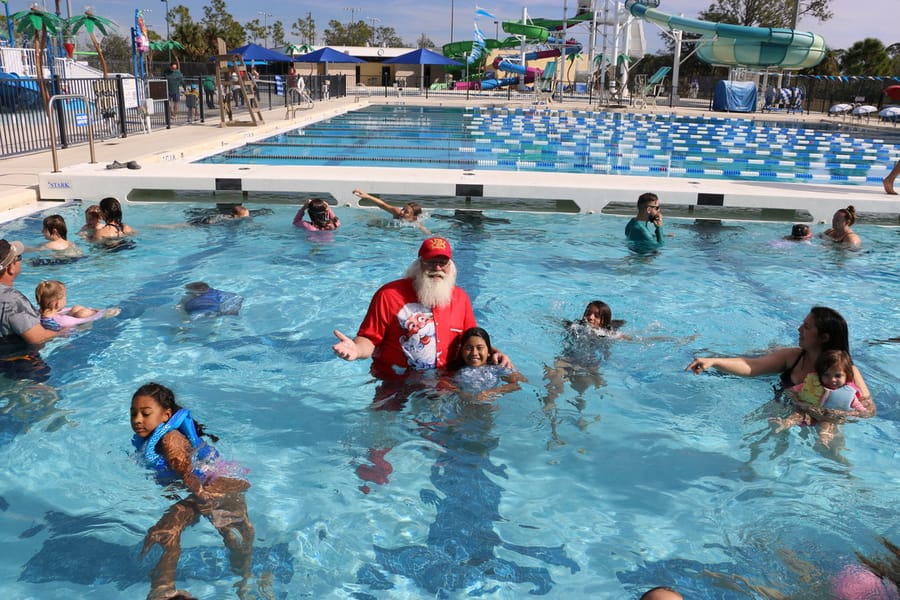 Swim-with-Santa_20241221 (382)