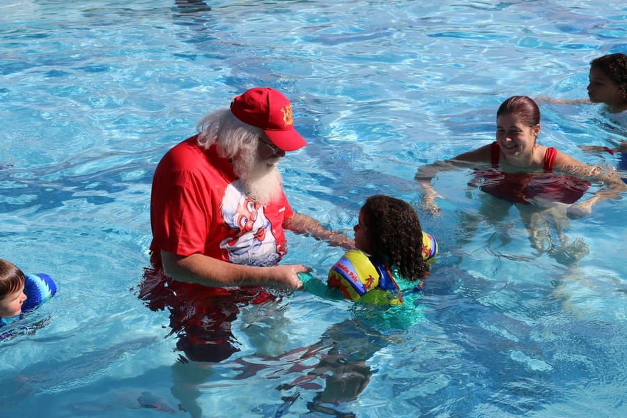 Swim-with-Santa_20241221 (434)