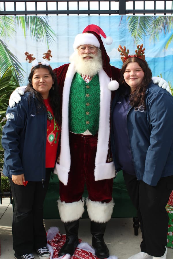 Swim-with-Santa_20241221 (153)