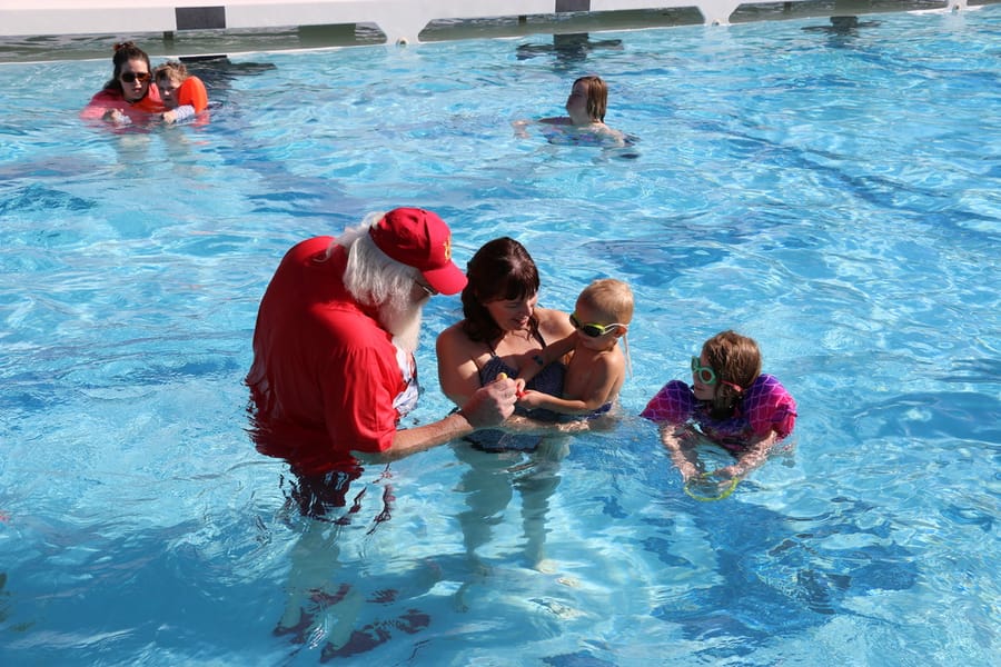 Swim-with-Santa_20241221 (439)