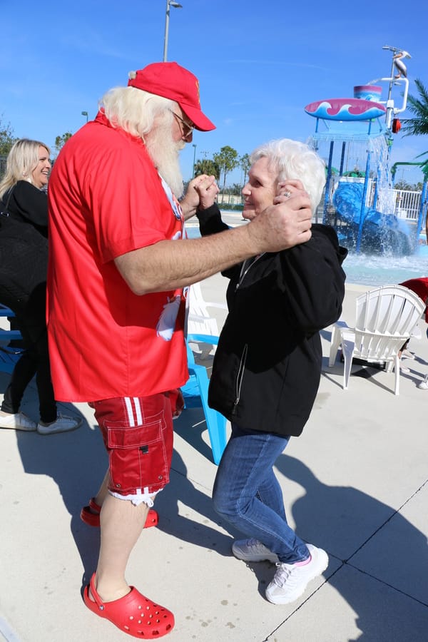 Swim-with-Santa_20241221 (463)