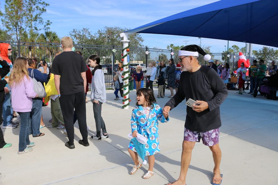 Swim-with-Santa_20241221 (263)