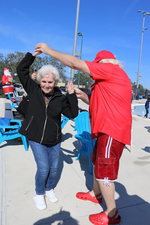 Swim-with-Santa_20241221 (464)