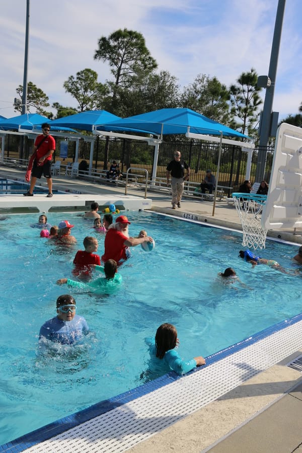 Swim-with-Santa_20241221 (404)