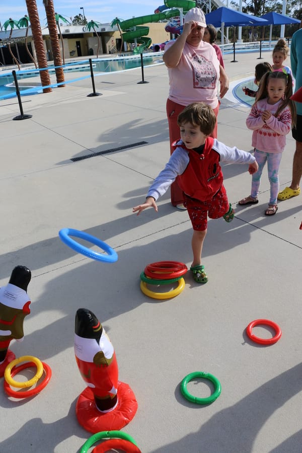 Swim-with-Santa_20241221 (235)