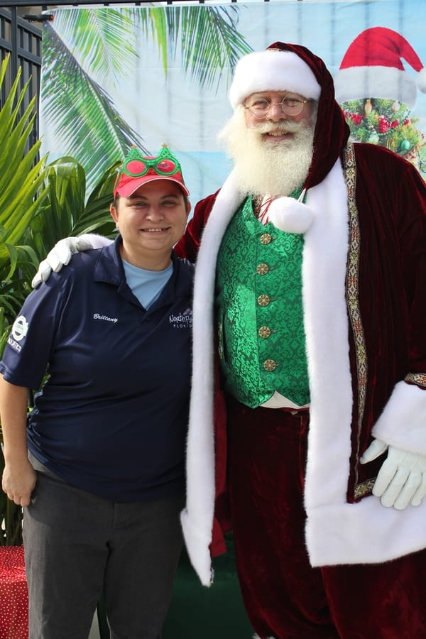 Swim-with-Santa_20241221 (158)