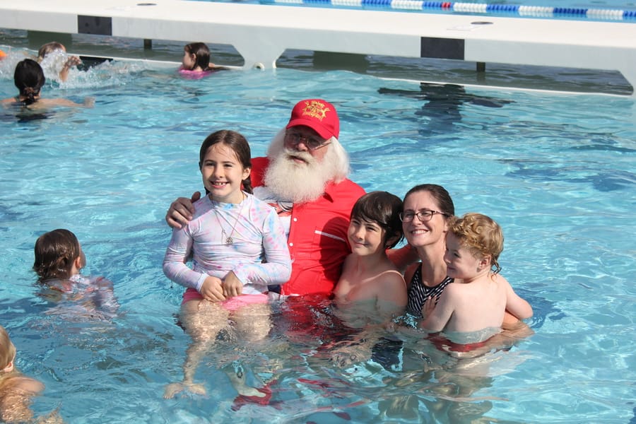 Swim-with-Santa_20241221 (189)