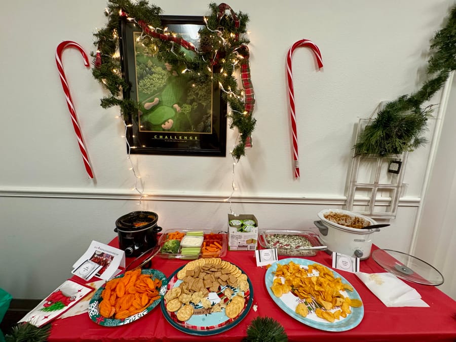 20241219_HolidayRoamingPartyBOB_24_SD