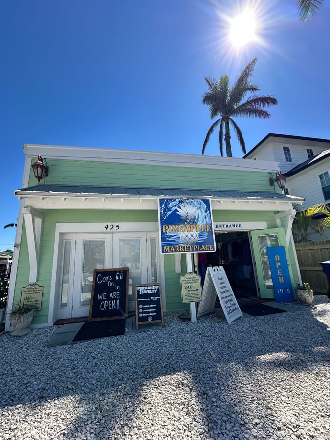 Pineapple Marketplace on Pine Avenue