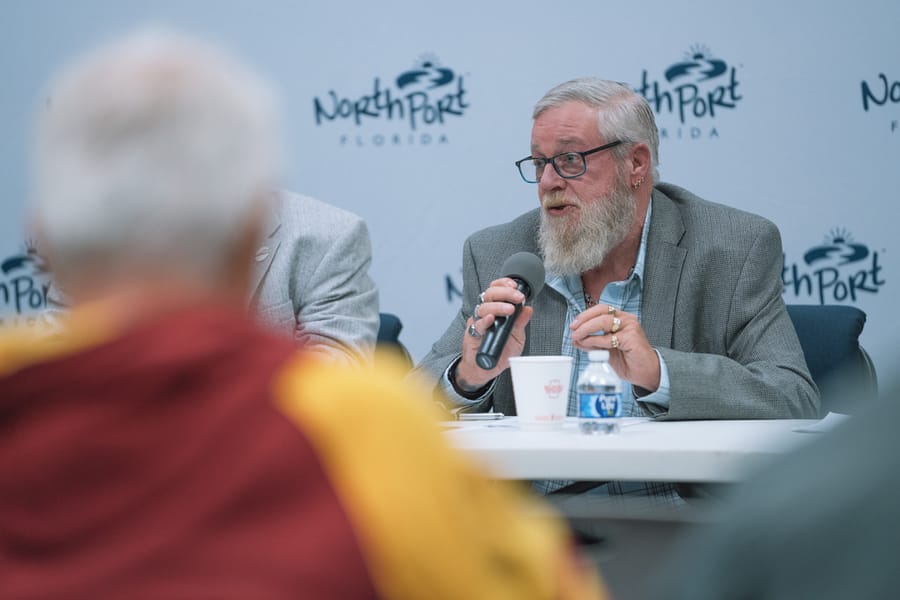 Referendum Town Hall (60 of 64)