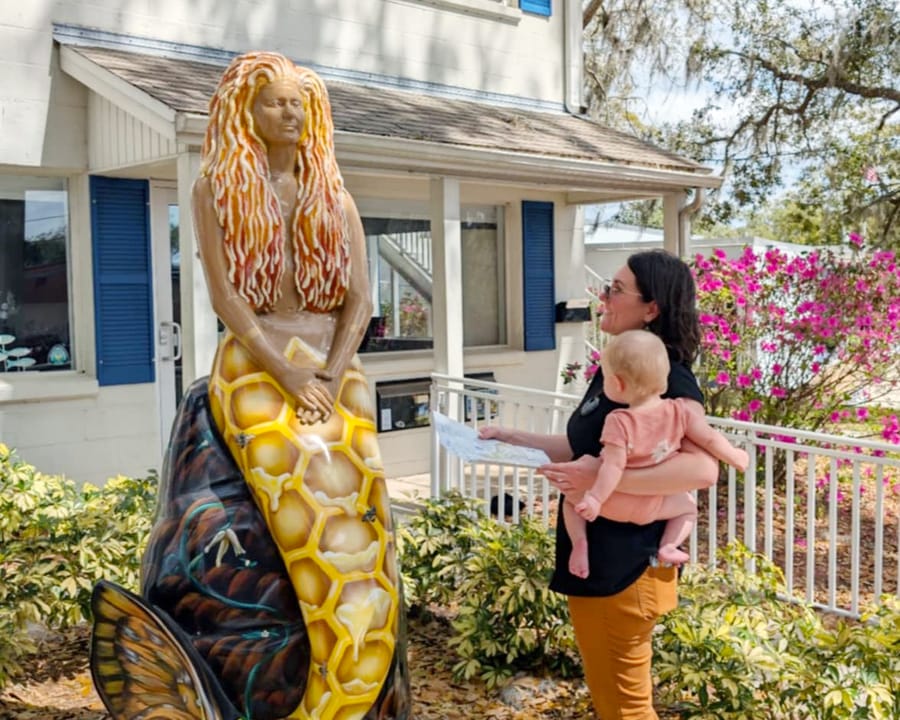 Shannon, Anya and Mermaid Statue 'Queen Bee' horizontal