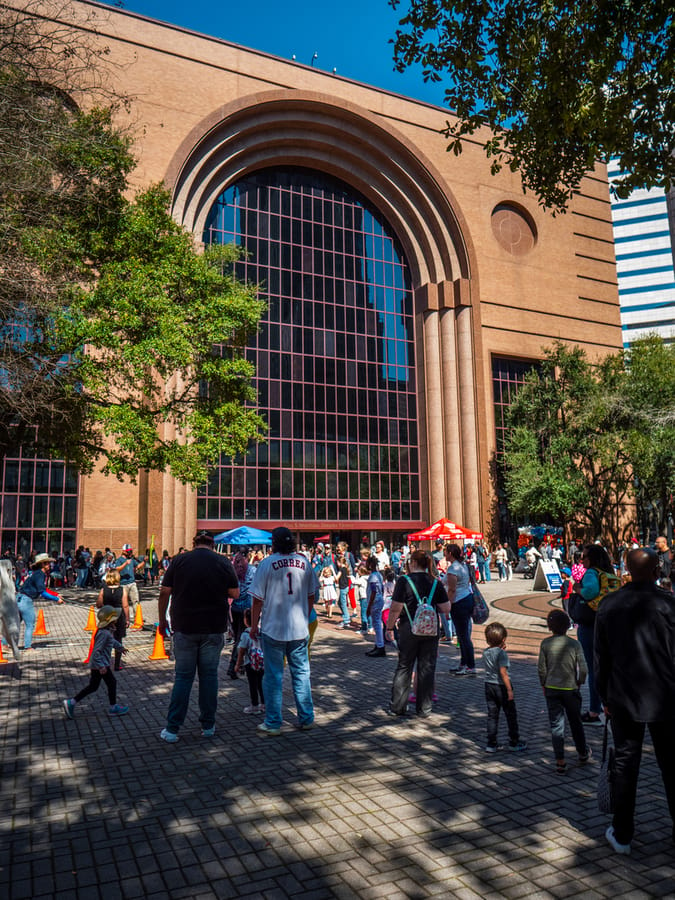 Wortham_Theater_Center_Fish_Plaza_Open_House_1