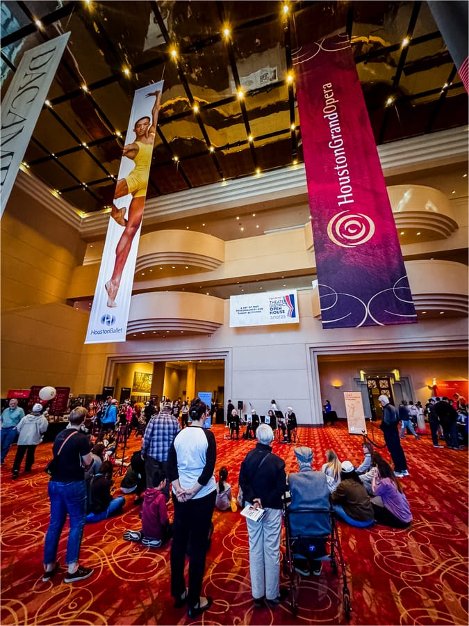 Wortham_Theater_Center_Foyer_Open_House_2