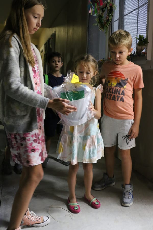 Flashlight_Egg_Hunt_04.11.25 (308)