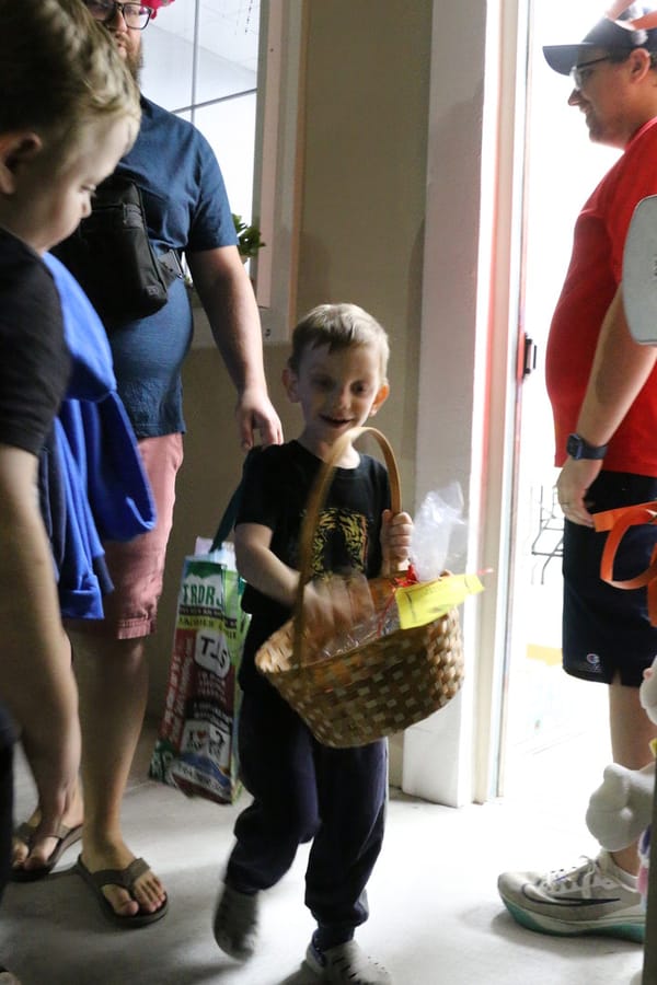Flashlight_Egg_Hunt_04.11.25 (306)