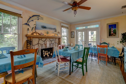 Dining room at Anchor Inn