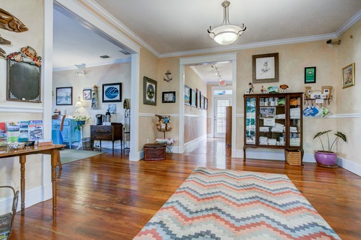 Lobby at Anchor Inn