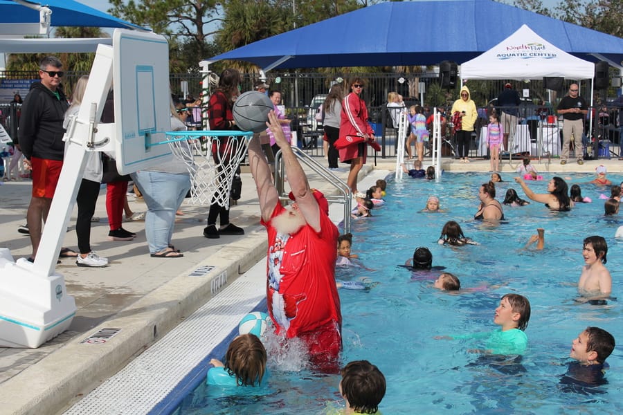 Swim-with-Santa_20241221 (184)