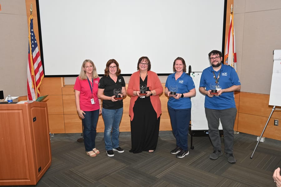 20251013_StaffDayAwardPhoto_0004_SD