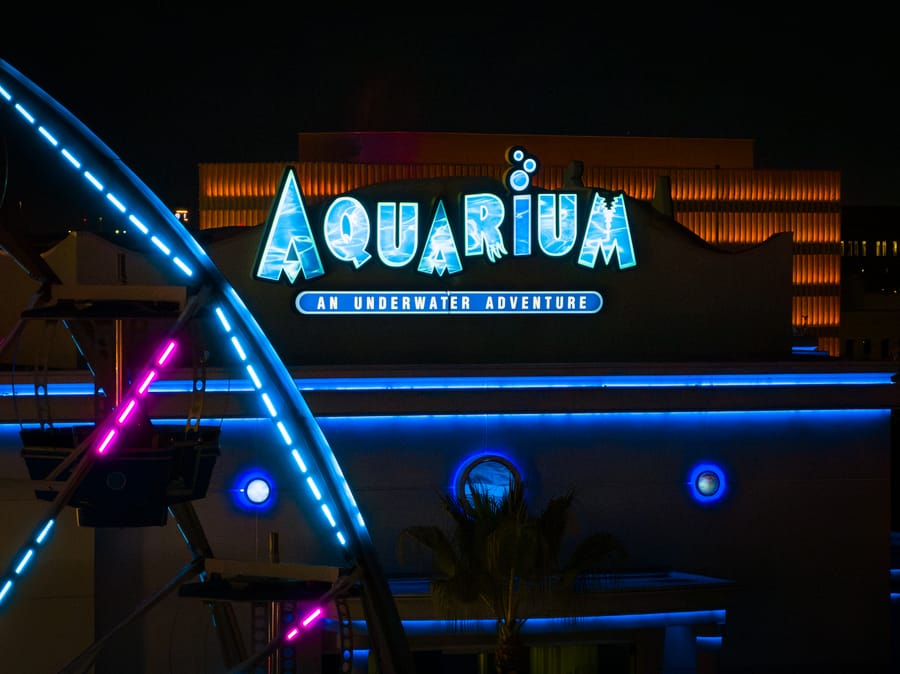 Downtown_Aquarium_Signage_1