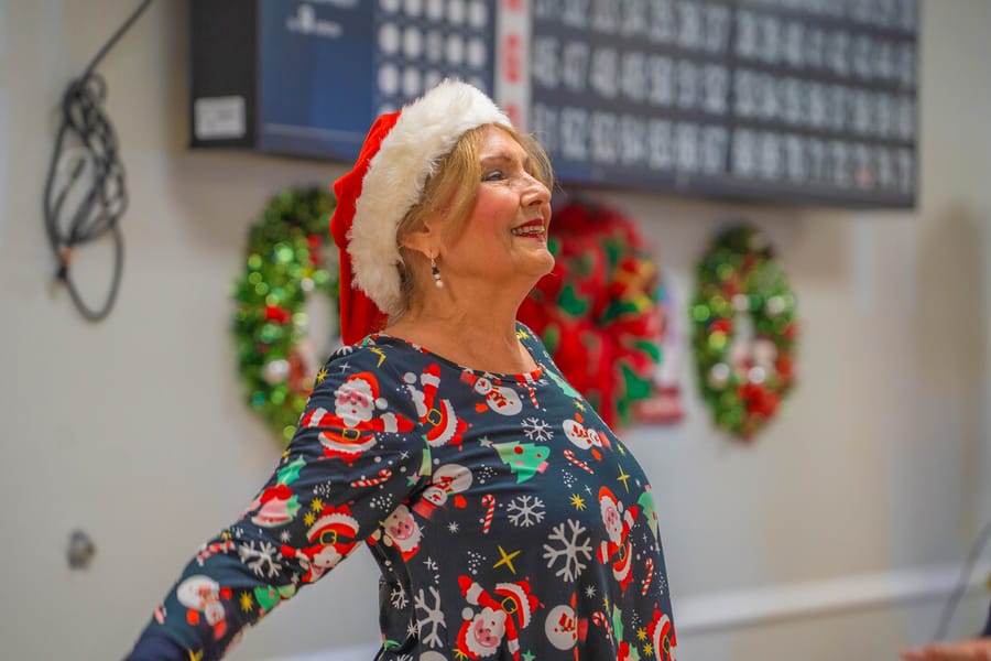 LG_SeniorGivingTree-31