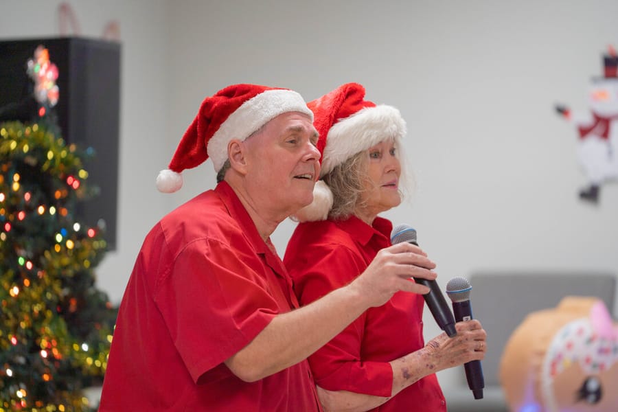 LG_SeniorGivingTree-34
