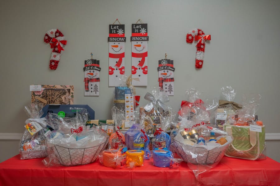 LG_SeniorGivingTree-3