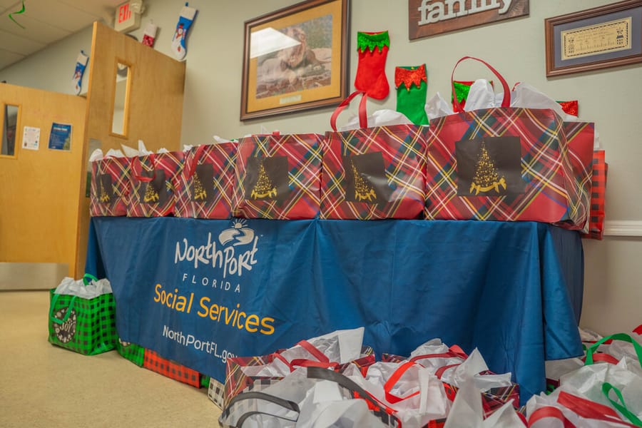 LG_SeniorGivingTree-2