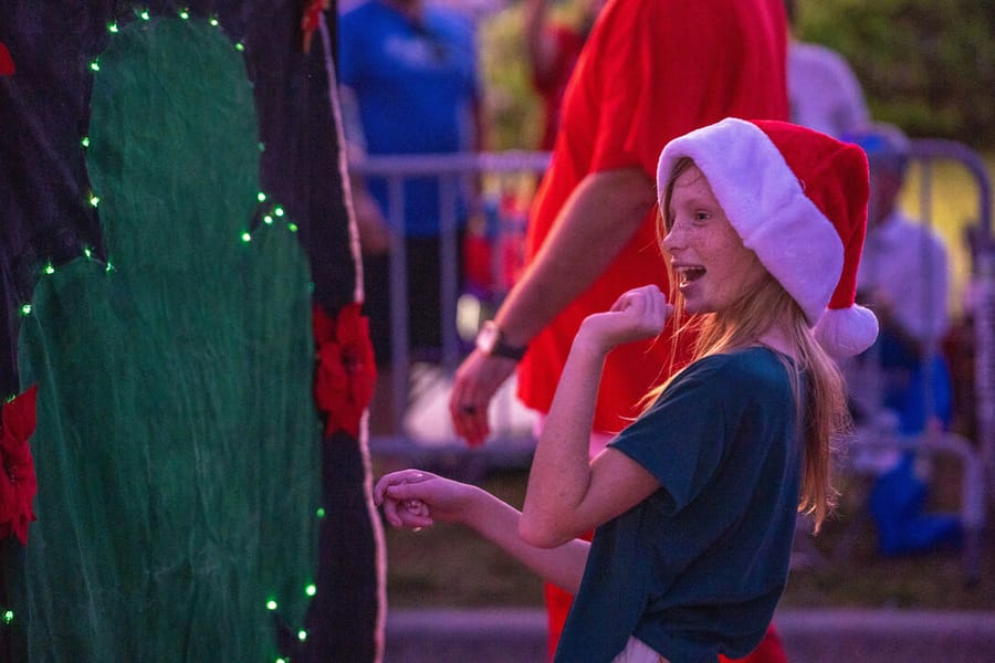 PoinsettiaParade_LG-40