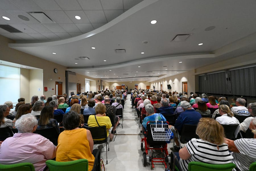 20251119_JanetandAlexEvanovichLibraryEvent _0013_SD