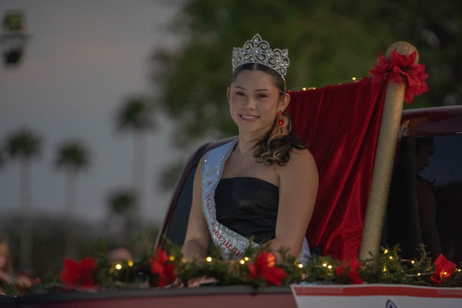 PoinsettiaParade_LG-38