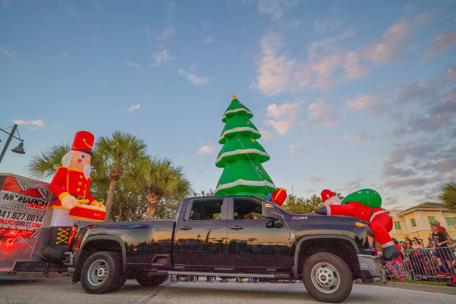 PoinsettiaParade_LG-31