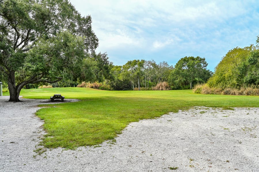 20250918_ColonialOaksPark_0005_SD