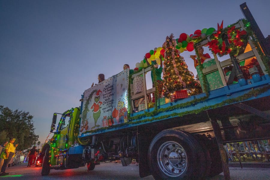 PoinsettiaParade_LG-45