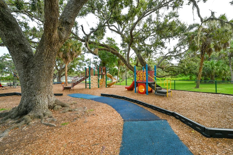 20250918_ColonialOaksPark_0010_SD