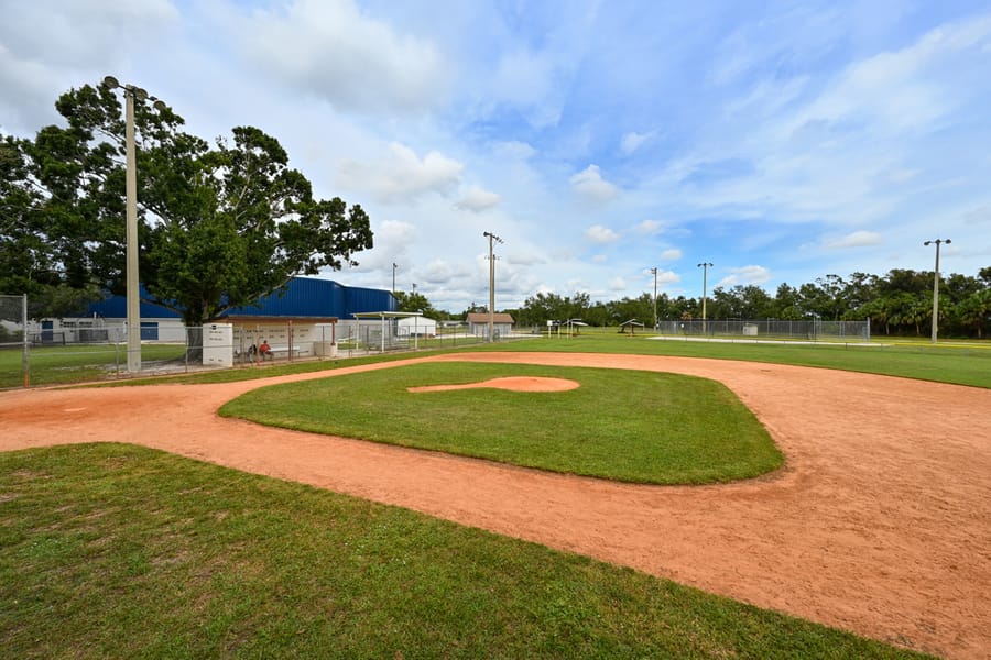 20250922_NewtownEstatesPark_0043_SD