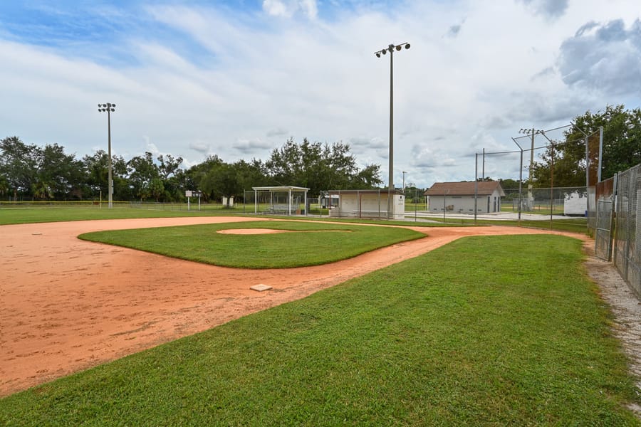 20250922_NewtownEstatesPark_0067_SD