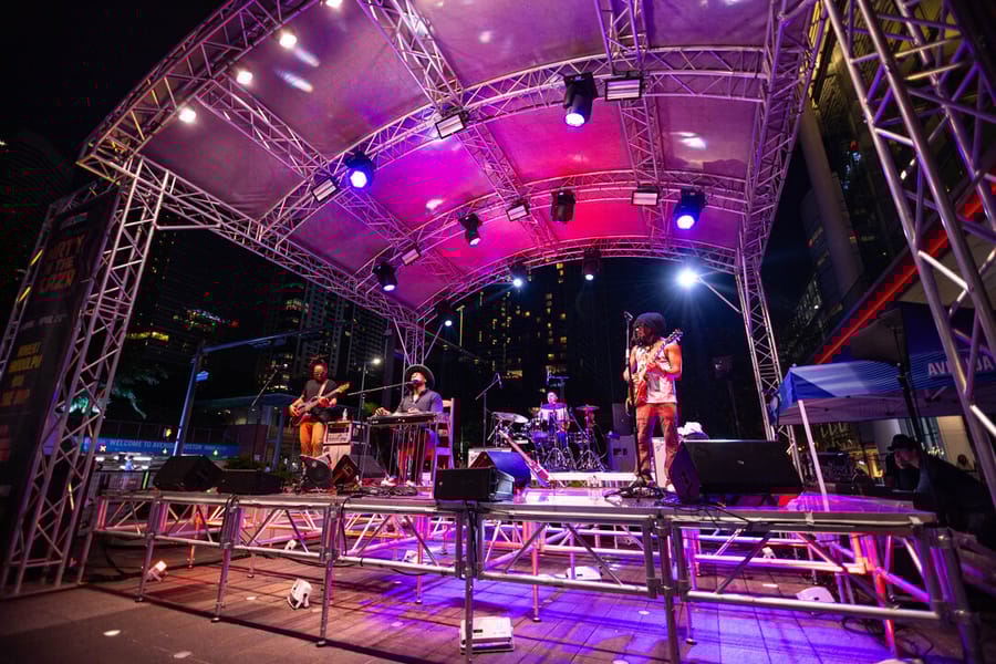 Party_on_the_Plaza_2025_10