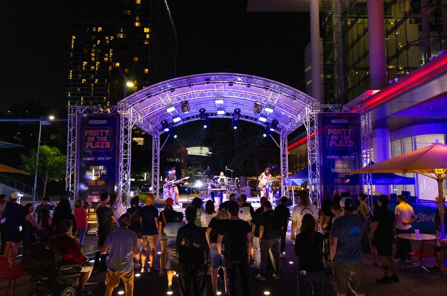 Party_on_the_Plaza_2025_11