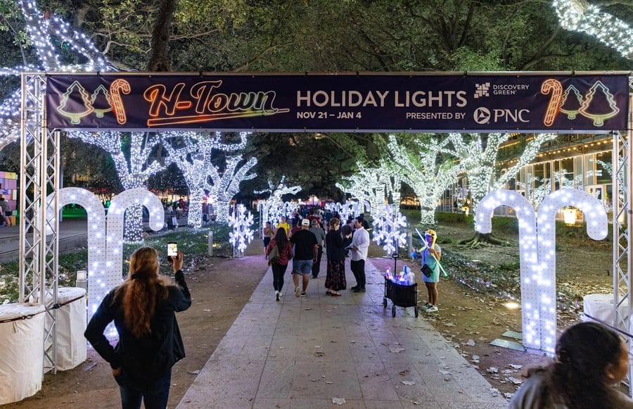 H-Town_Holiday_Lights-Discovery_Green_4