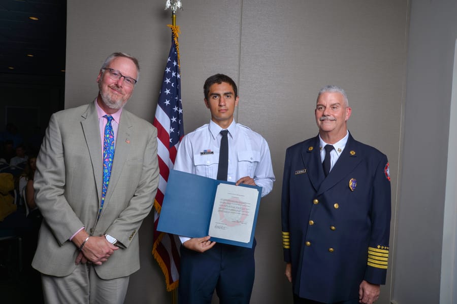 20260109_SCFDBadgePinningC1025_0072_SD