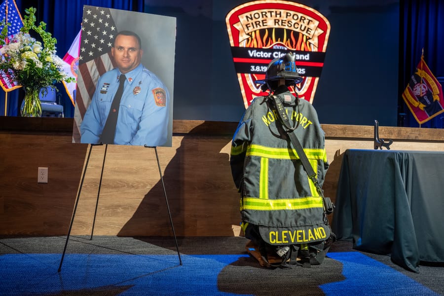 Victor Cleveland Funeral Service_CD-154