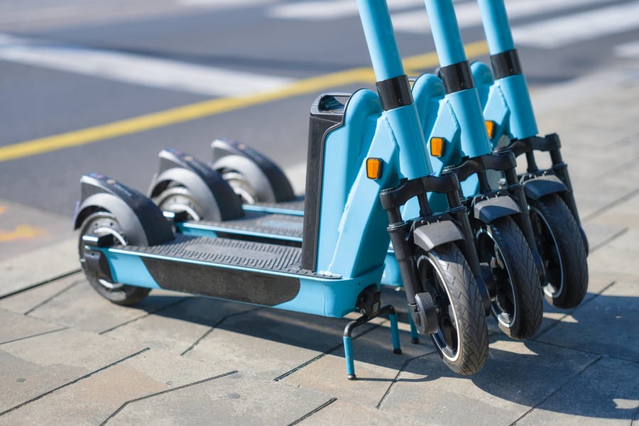 eletro-scooter-on-the-street-eco-friendly-mode-of-2026-01-08-22-32-05-utc