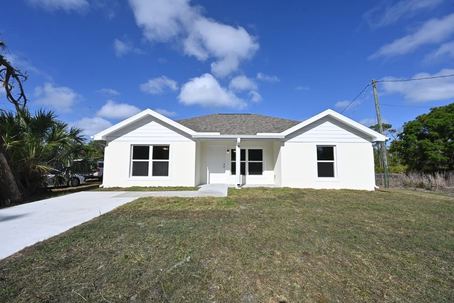 20260330_RibbonCuttingResilientSRQ_118_SD