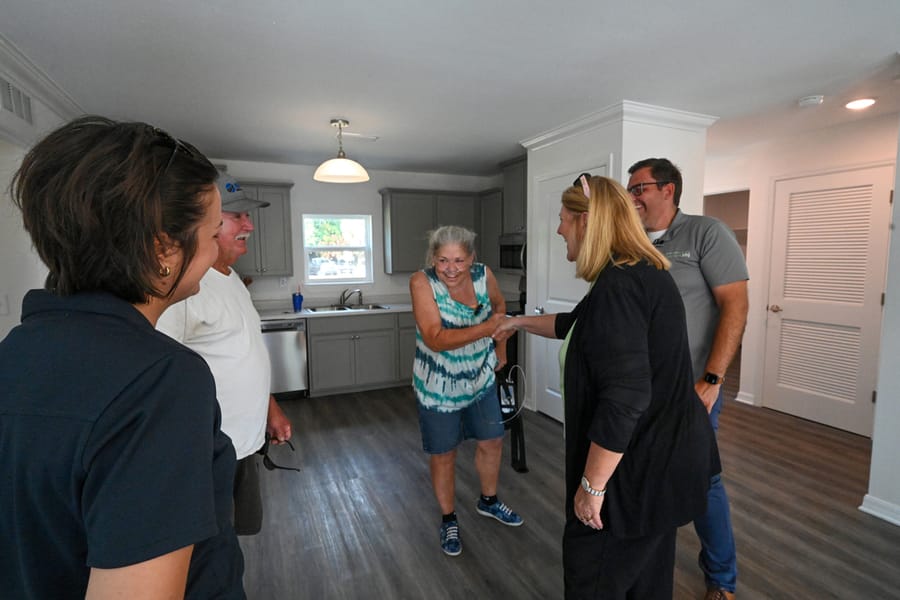 20260330_RibbonCuttingResilientSRQ_495_SD